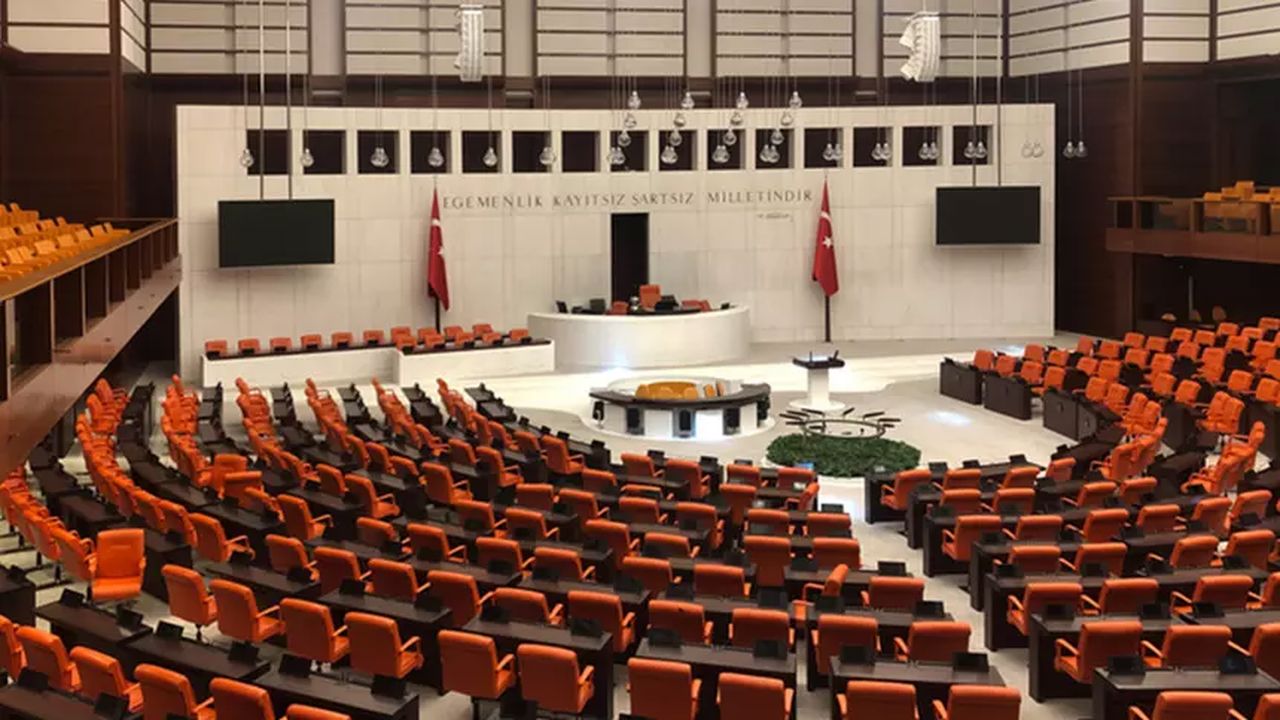 İçinde emekli de var, askerlik de! AK Parti’nin “mali torba” teklifi netleşti
